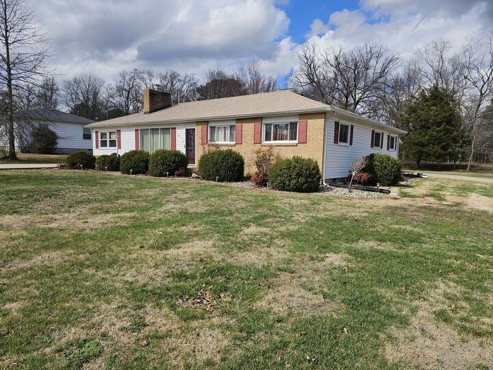 Property Photo:  2 Linnview Drive  IL 62864 