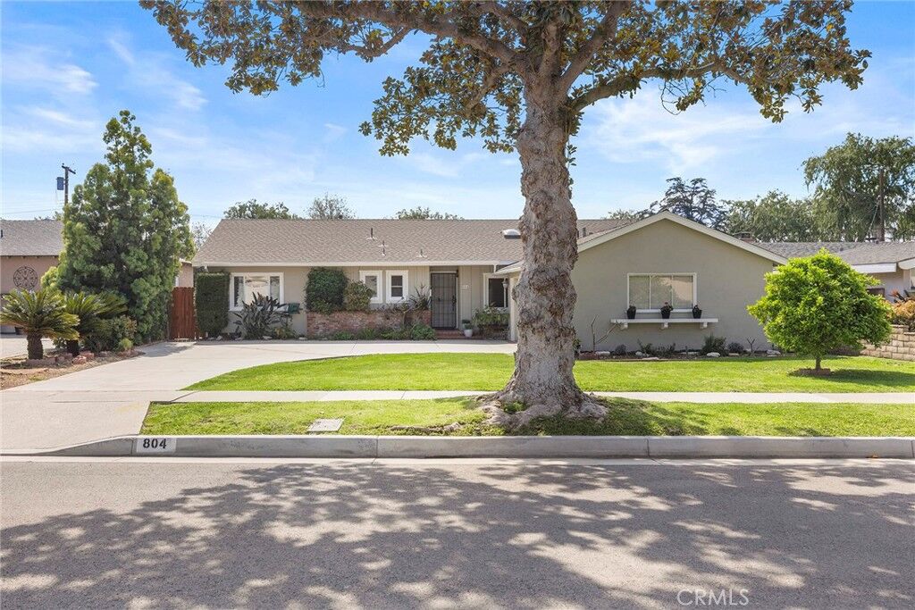 Property Photo:  804 E Glenwood  CA 92831 