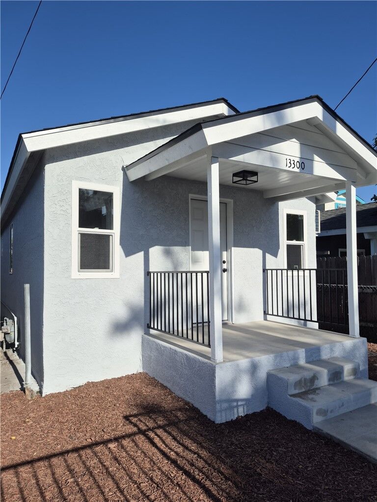 Property Photo:  13300 S Largo  CA 90222 