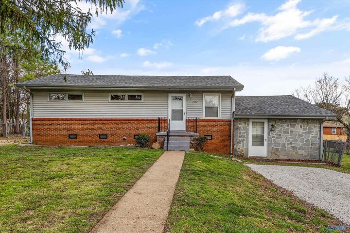 Property Photo:  3104 Stewart Street NW  AL 35810 