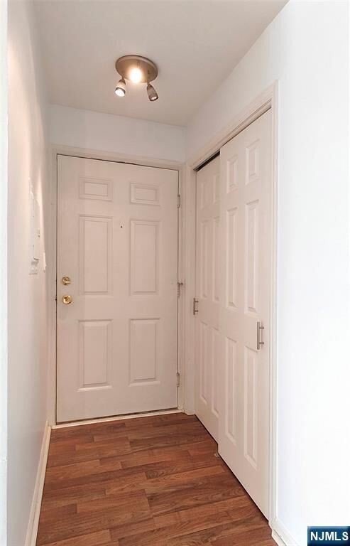 Property Photo:  1412 Faulkner Court  NJ 07430 