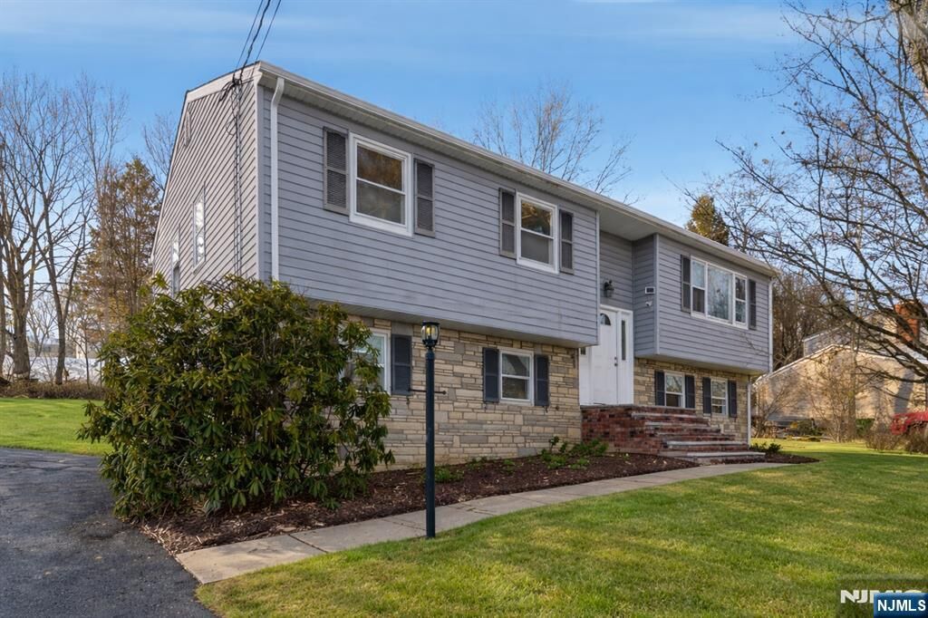 Property Photo:  6 Brookside Avenue  NJ 07840 