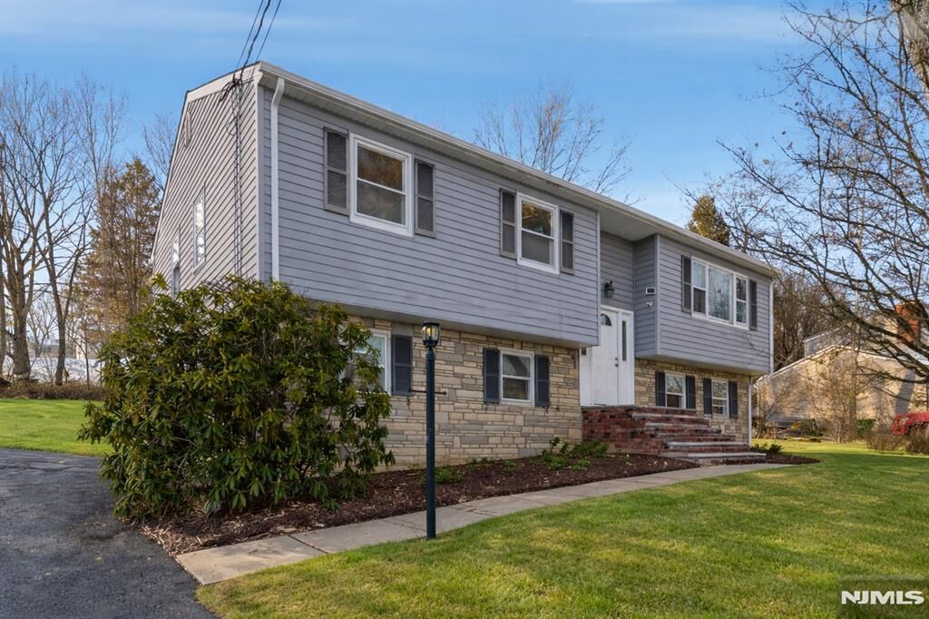 Property Photo:  6 Brookside Avenue  NJ 07840 