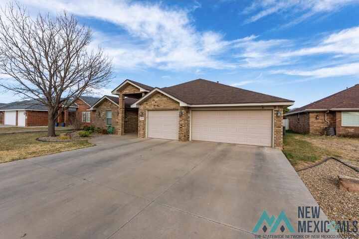 Property Photo:  2609 Northglen Drive  NM 88101 