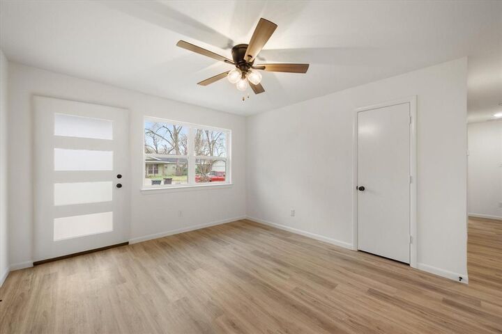 Property Photo: 5508 Westcrest Drive TX 76134