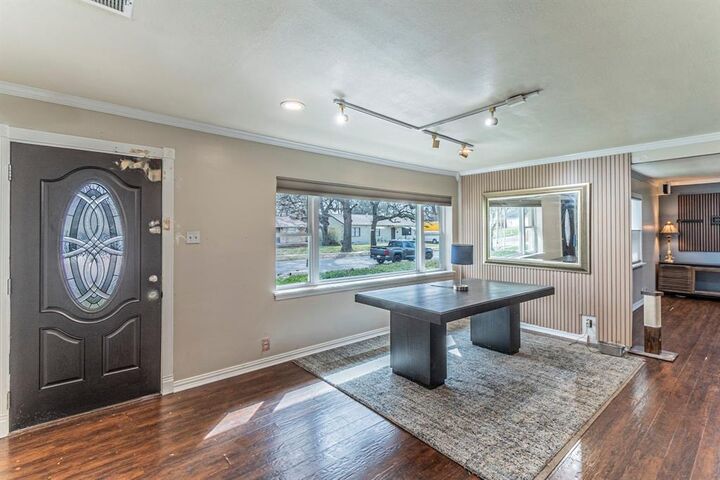 Photo de la propriété:  1603 W 4th Street  TX 75060 