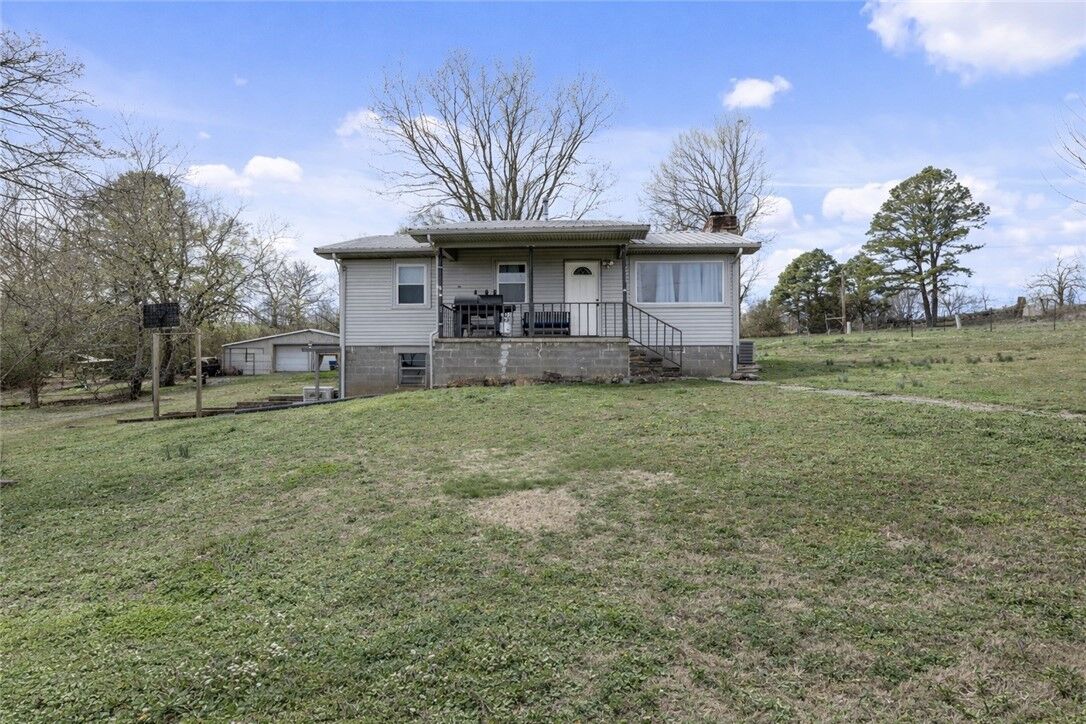 Property Photo: 19227 E Black Oak Road AR 72701