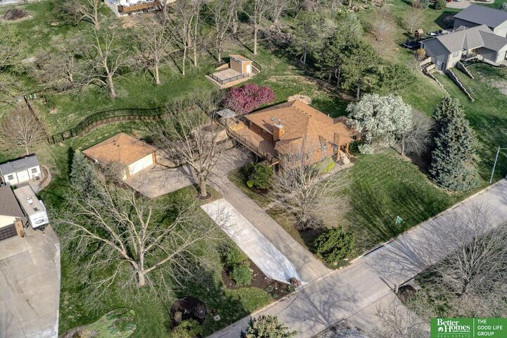 Property Photo: 9404 Valaretta Drive NE 68028