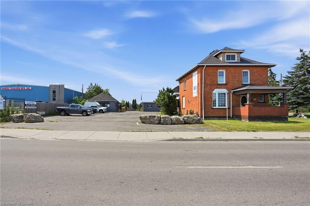 Property Photo: 1360 Rymal Road E ON L8W 3N1