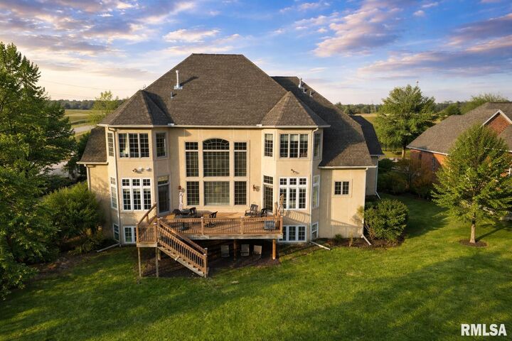 Property Photo: 2422 W Augusta Drive IL 61525