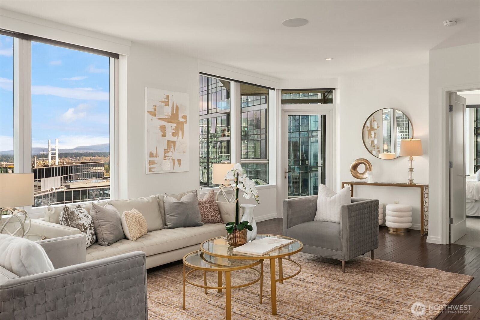 Property Photo:  500  106th Avenue NE 3105  WA 98004 