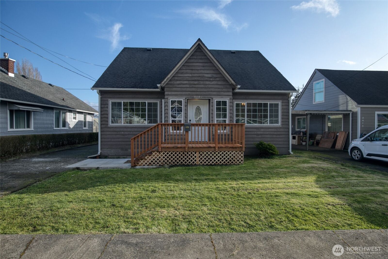Property Photo:  2409  Cherry Street  WA 98520 