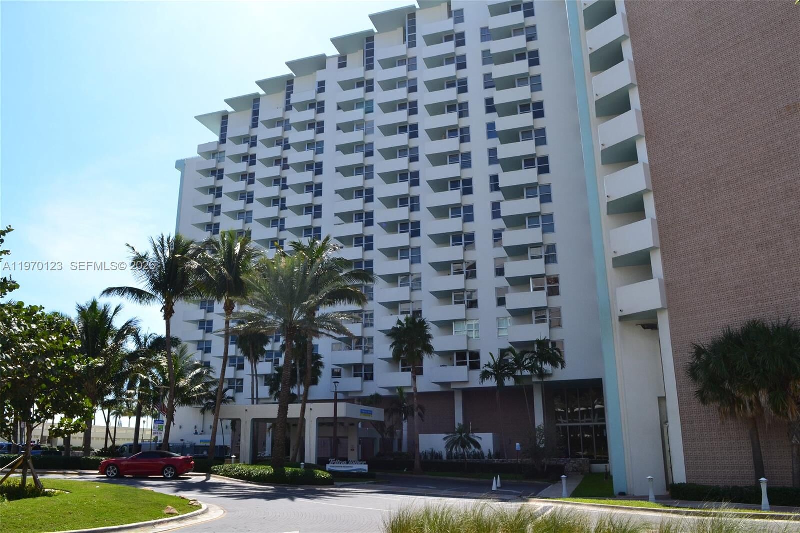 Property Photo:  2899 Collins Ave 440  FL 33140 