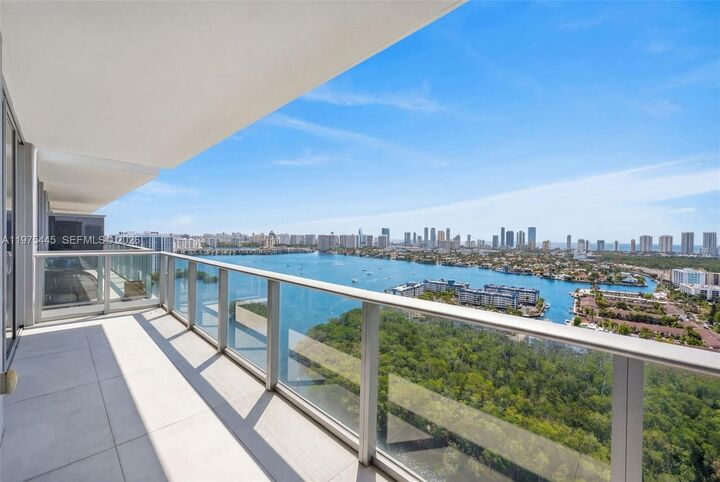 Property Photo:  16385 Biscayne Blvd 2920  FL 33160 