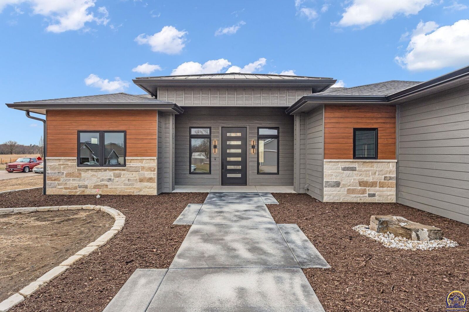 Property Photo:  2927 SW Greenridge St  KS 66614 