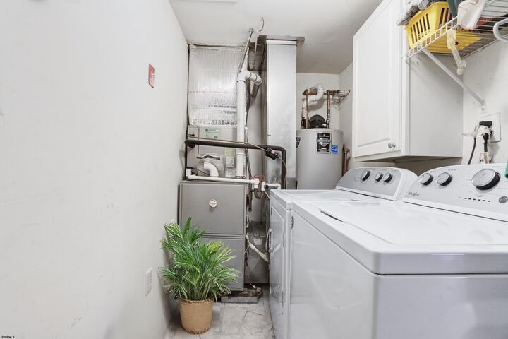 Property Photo:  202 Sun Valley Cir  NJ 08234 