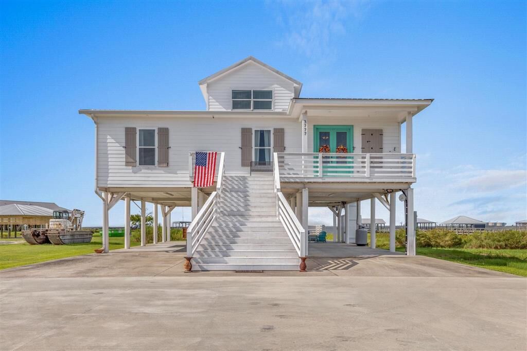 Property Photo: 3777 Lake Breeze Road LA 70605