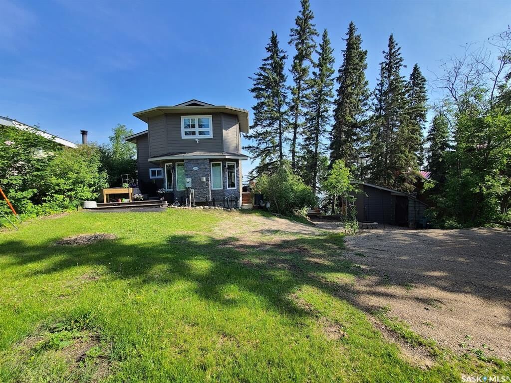 Property Photo:  2424 Spruce Crescent  SK S0M 1J0 
