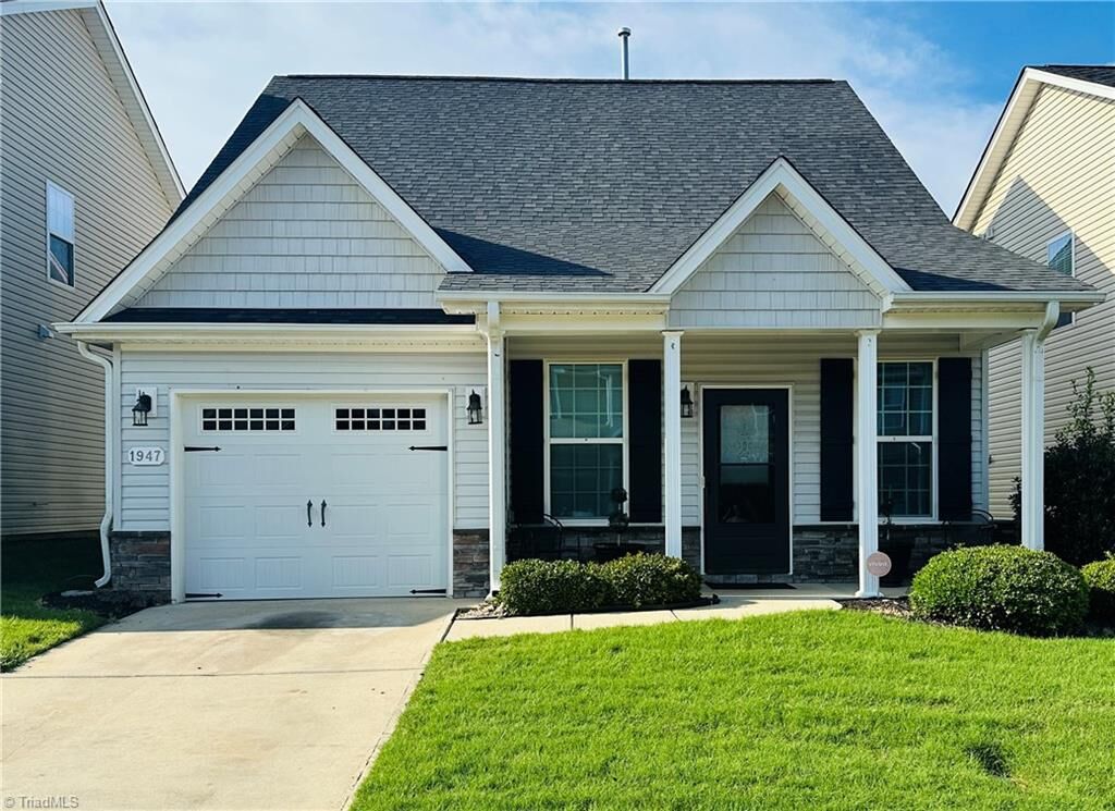 Property Photo:  1947 Huntley Way  NC 27215 