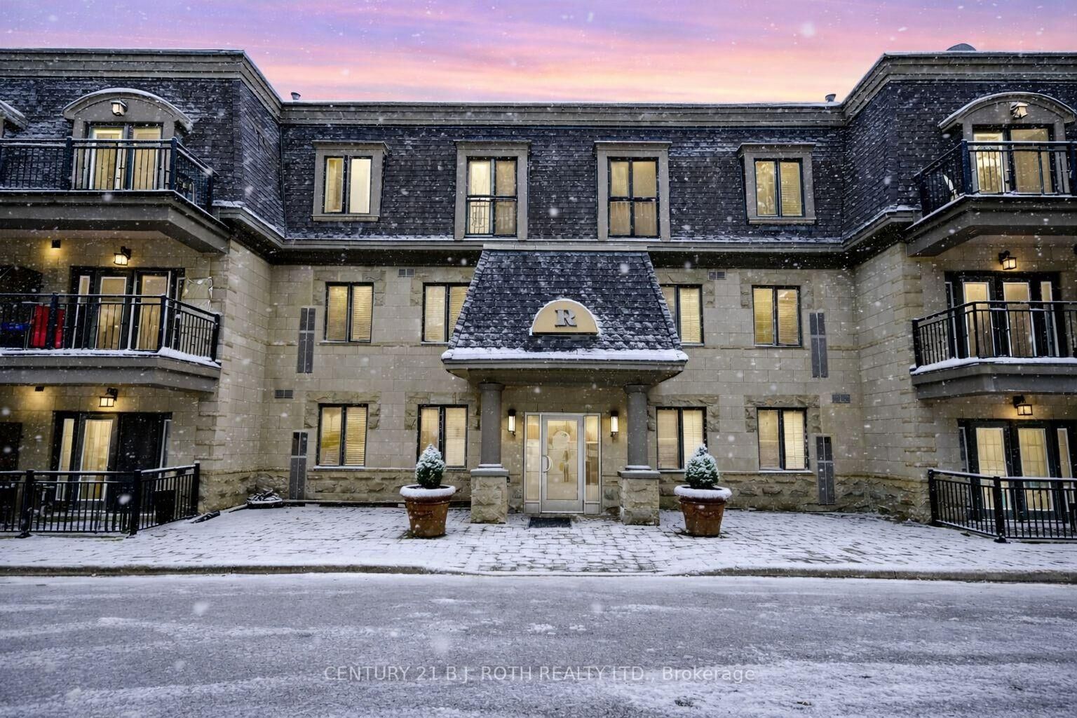 Property Photo: 200 Collier Street 306 ON L4M 1H7