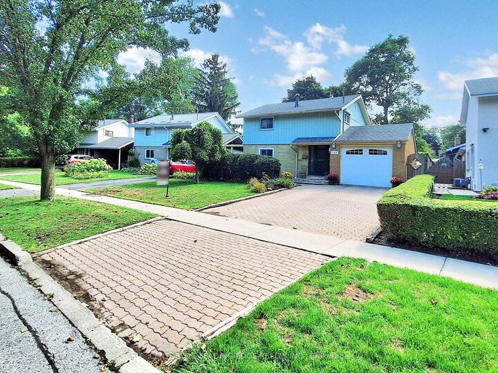 Property Photo: 102 Botany Hill Road ON M1G 3K7