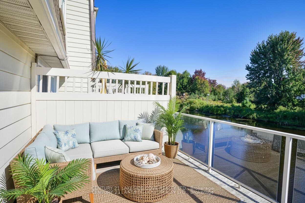 Property Photo:  4 Paradise Boulevard W 6  ON L0K 1B0 