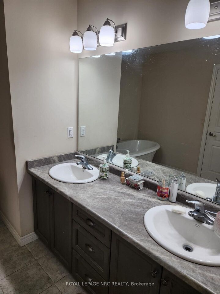 Property Photo: 40 Elderberry Road ON L2V 0E7