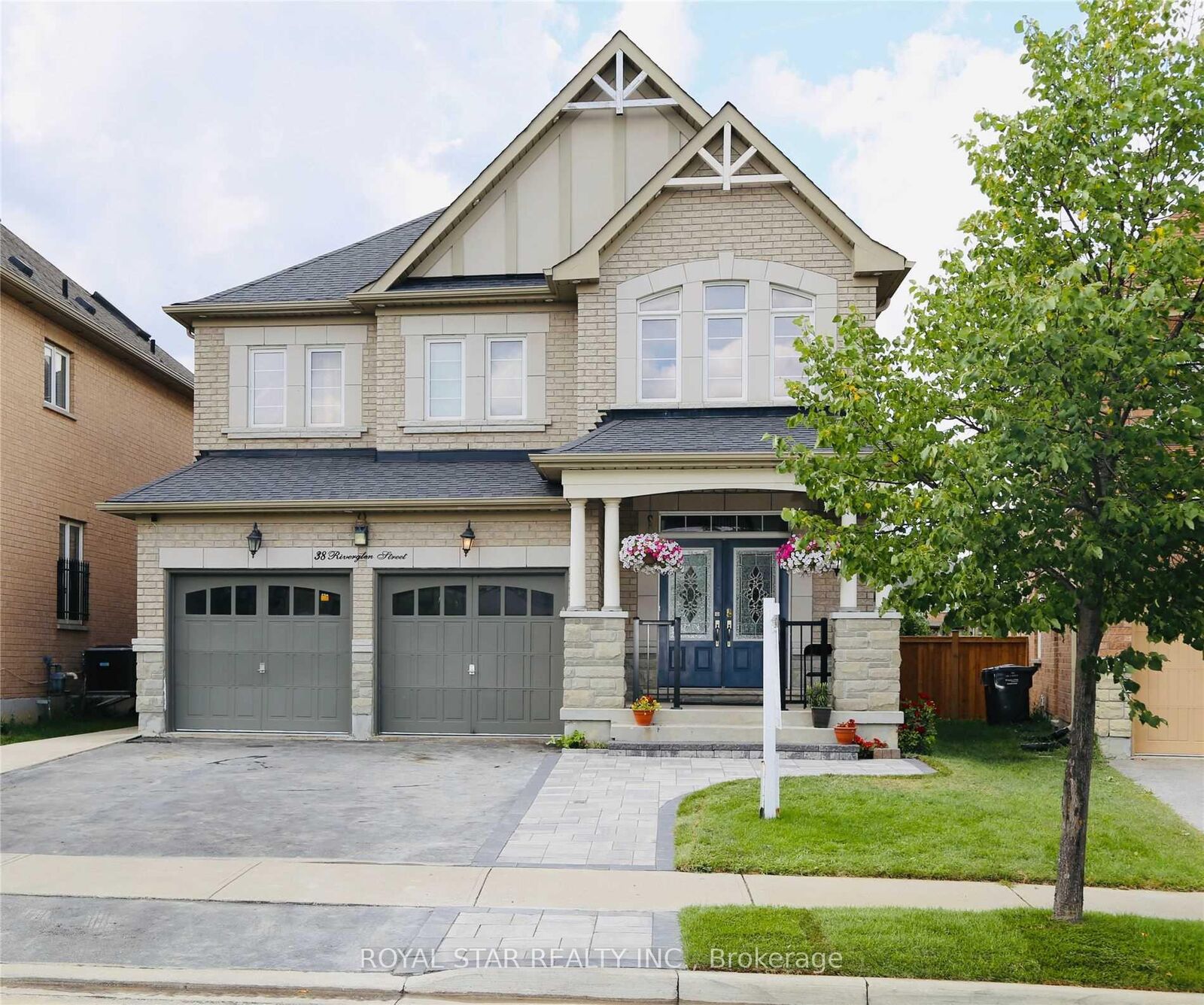 Property Photo: 38 Riverglen Street ON L6P 3C1