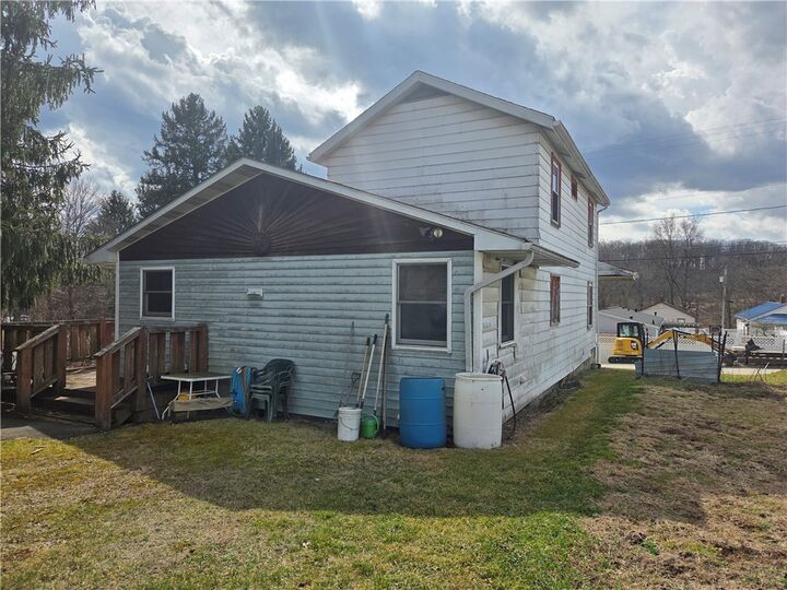 Property Photo:  255 Shoaf St  PA 15084 