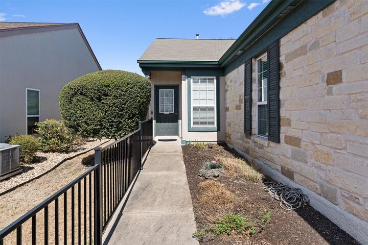 Property Photo:  225 Winter Drive  TX 78633 