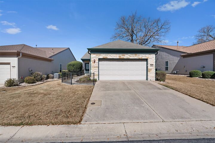 Property Photo:  225 Winter Drive  TX 78633 