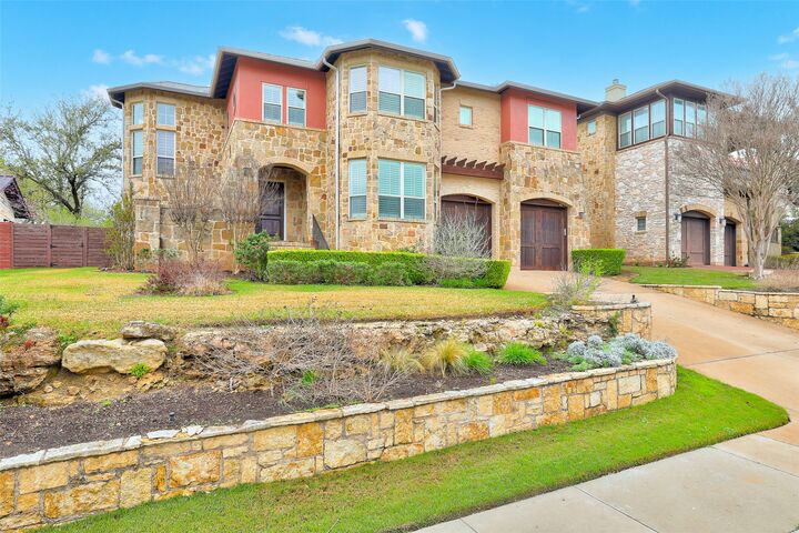 Property Photo: 816 Stonewall Ridge Lane TX 78746