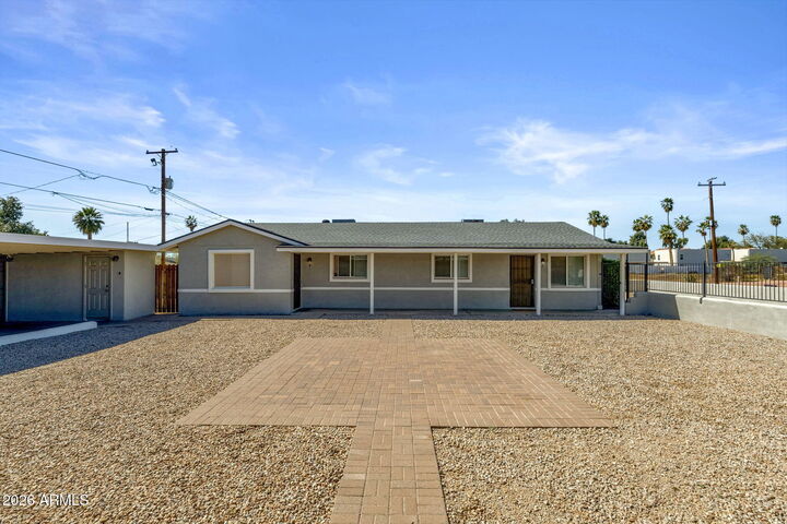 Property Photo: 833 E Alice Avenue AZ 85020