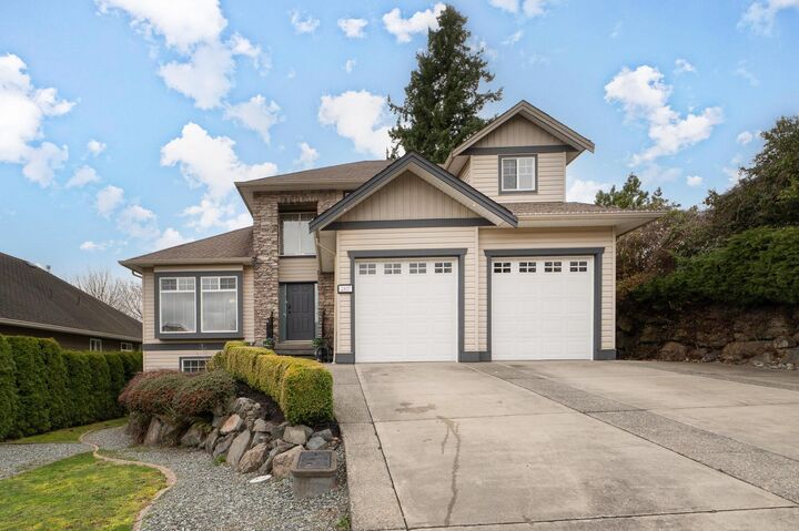 2107 Essex Drive — photo 1