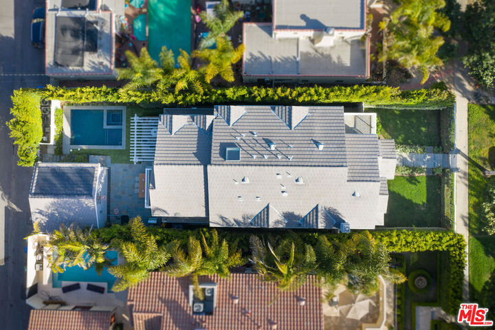 Property Photo:  541 11th St  CA 90402 