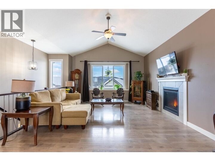 Property Photo: 425 Aralia Place BC V0K 1W0