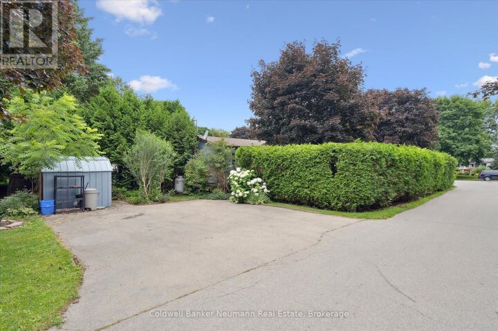 Property Photo: 1294 Concession 8 Road West 93 Maple ON N0B 2J0