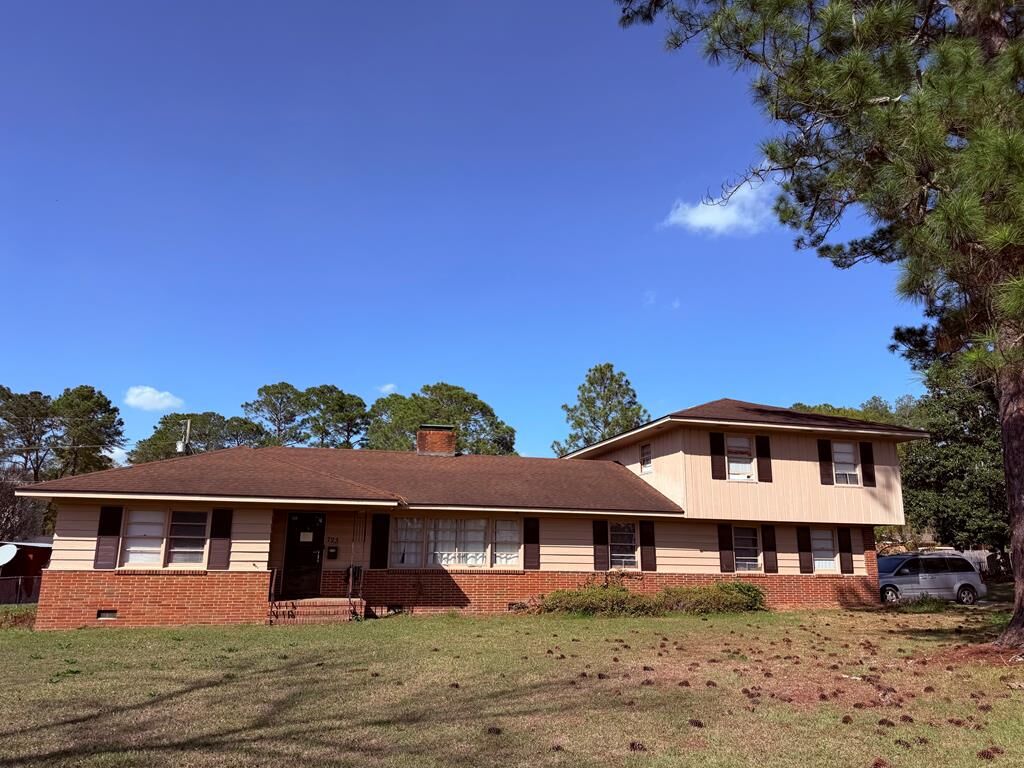 Property Photo:  723 E 24th Ave  GA 31015 