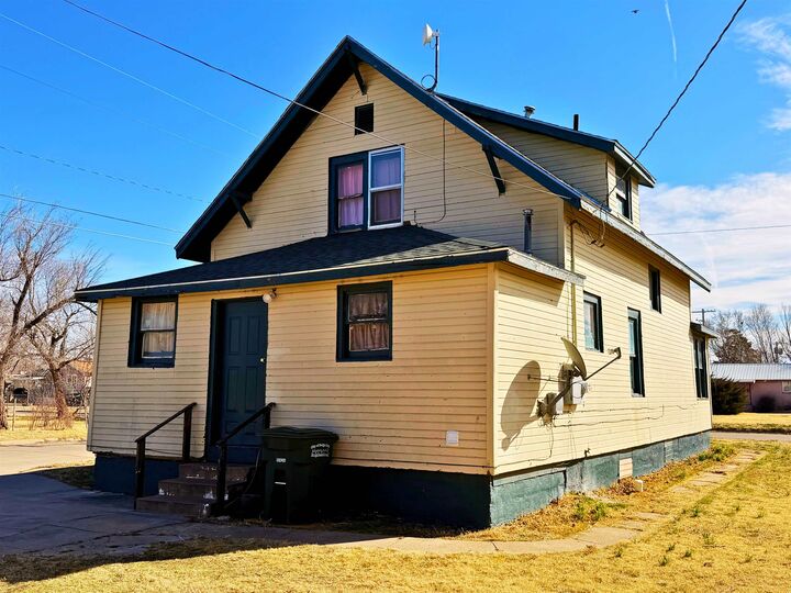 Property Photo:  401 Smith St  KS 67801 