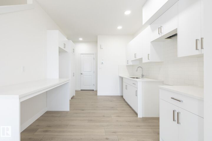 Photo de la propriété:  7110 Keswick Common SW 26  AB T6W 5P7 