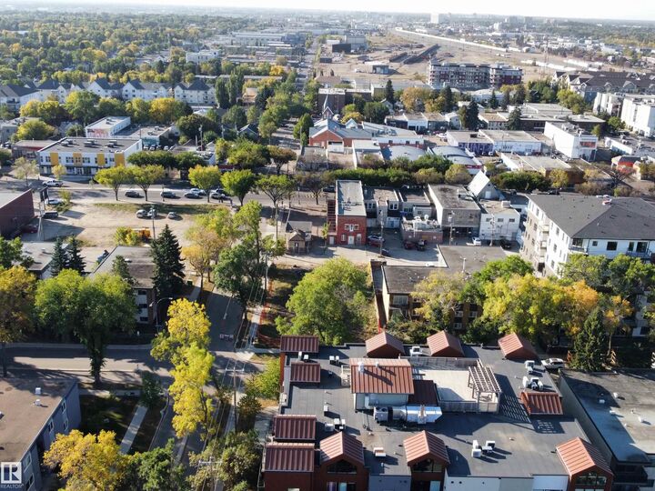 Property Photo:  9917 86 Avenue NW  AB T6E 2L8 