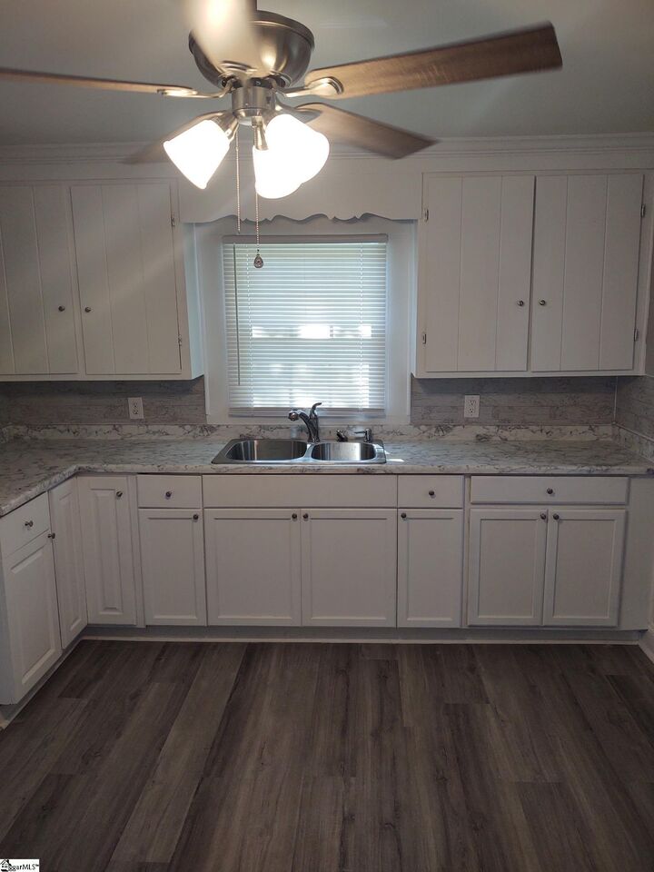 Property Photo:  1602-1604 W Market Street  SC 29624 