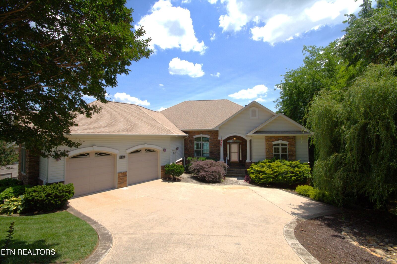 Property Photo: 130 Lake Vista Drive TN 37742
