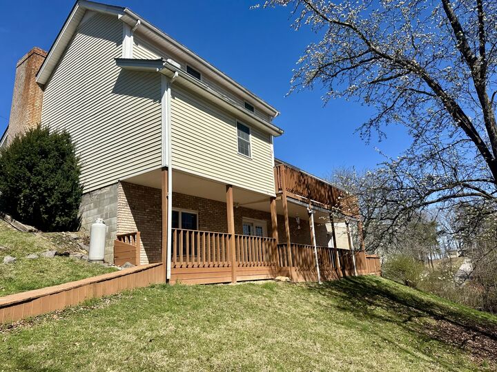 Property Photo: 604 E 9th Street KY 40741