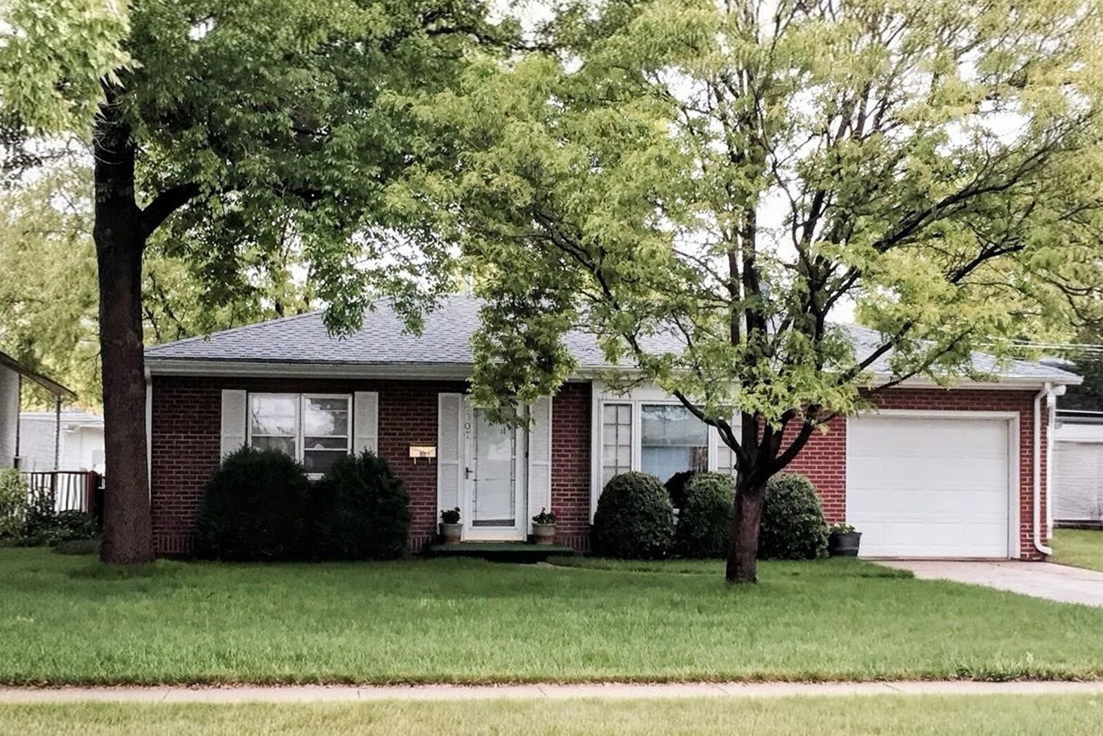 Property Photo:  1307 Burlington Blvd  NE 69101 