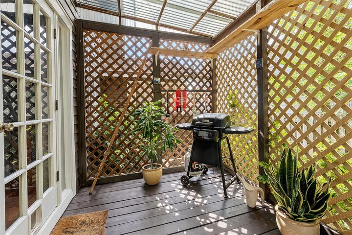 Property Photo: 110 N Brown Avenue FL 32801