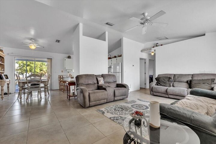 Property Photo:  123 NW 9th Street  FL 33993 