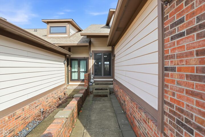 Property Photo:  656 Cielo Vista Drive  IN 46143 