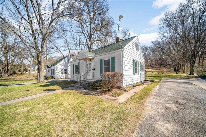 Property Photo:  705 N Jefferson Street  MI 49331 