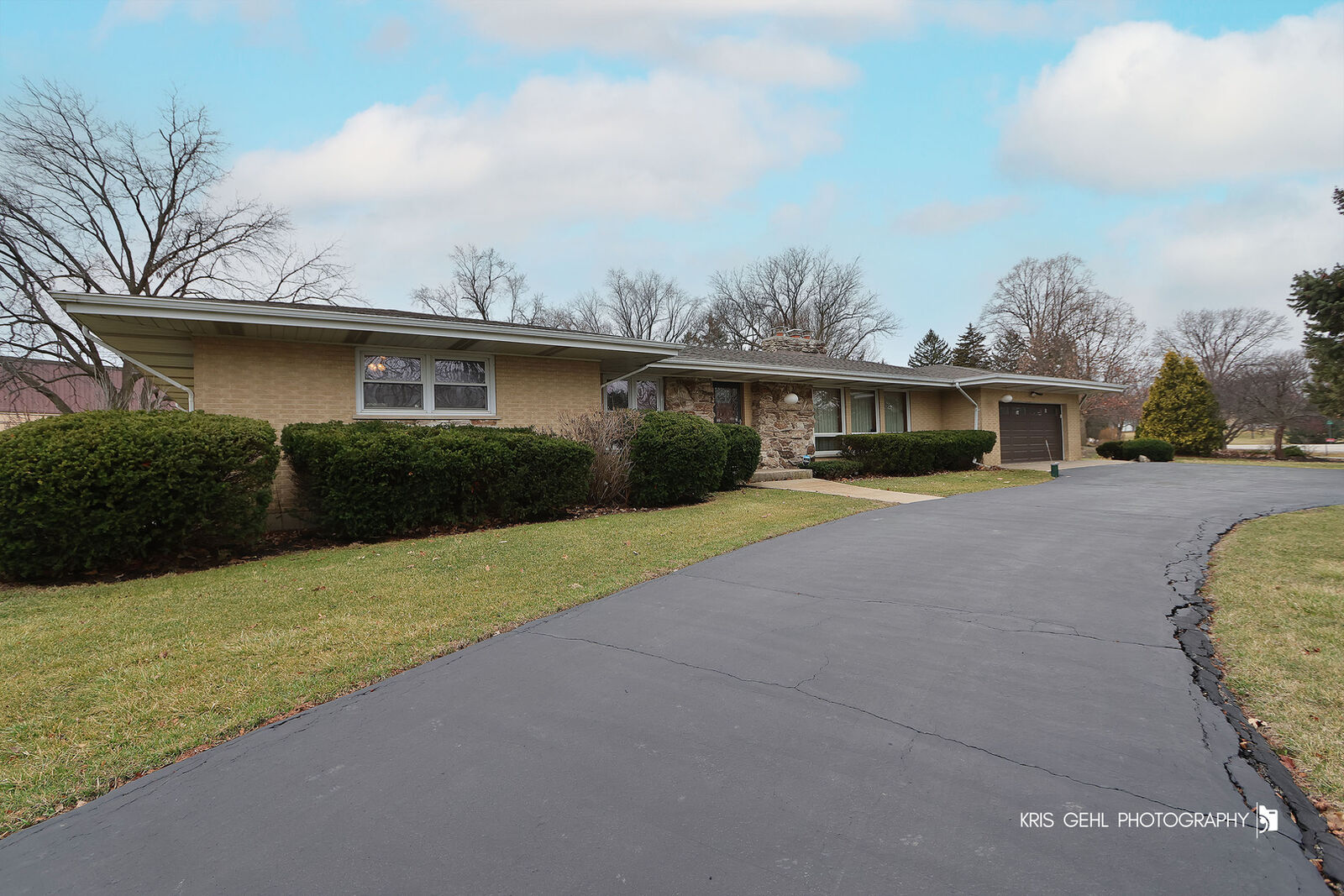 Property Photo:  20W371 Diversey Avenue  IL 60101 